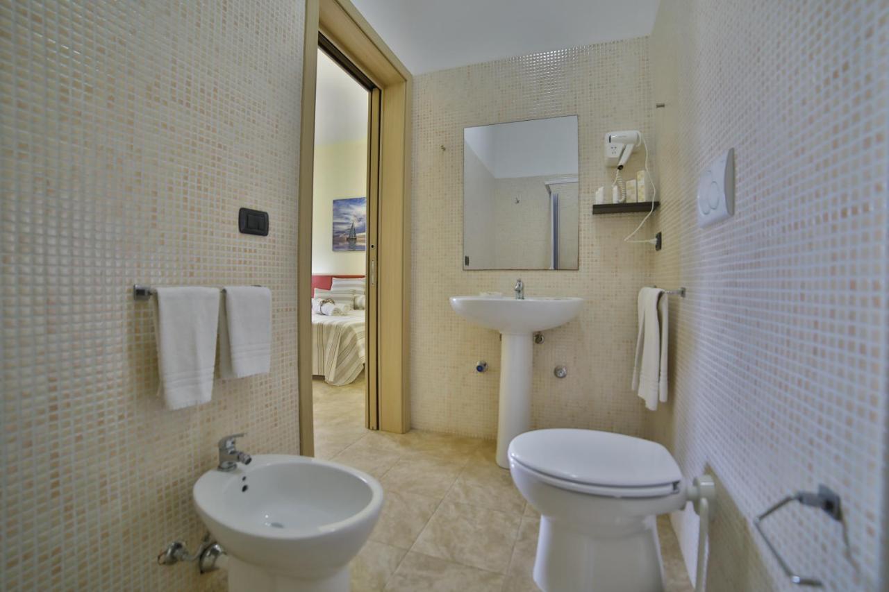 פורטו צ'זראו B&B La Casa Di Attilio מראה חיצוני תמונה