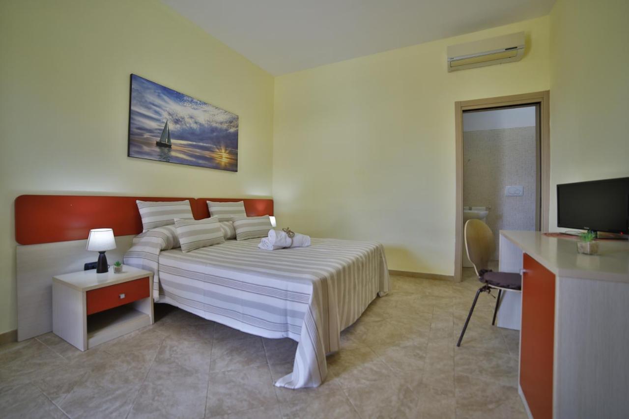 פורטו צ'זראו B&B La Casa Di Attilio מראה חיצוני תמונה